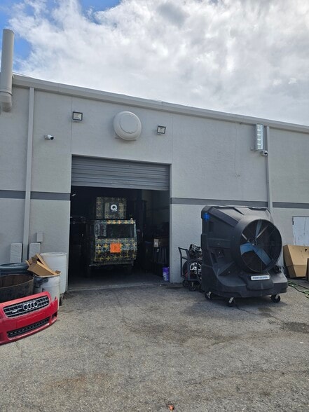 6605-6619 E Colonial Dr, Orlando, FL for lease - Building Photo - Image 2 of 4