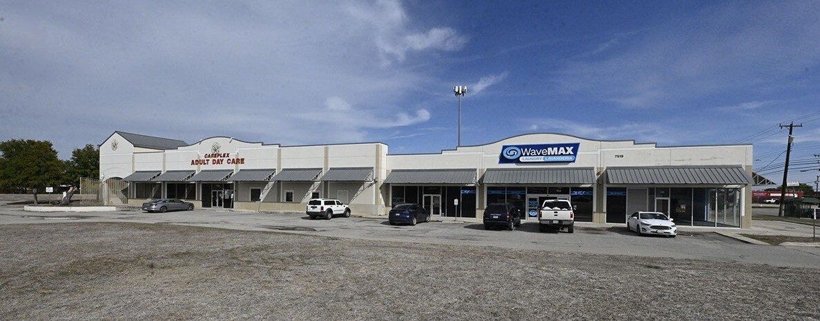 7519 Marbach Rd, San Antonio, TX à louer Photo du bâtiment- Image 1 de 5