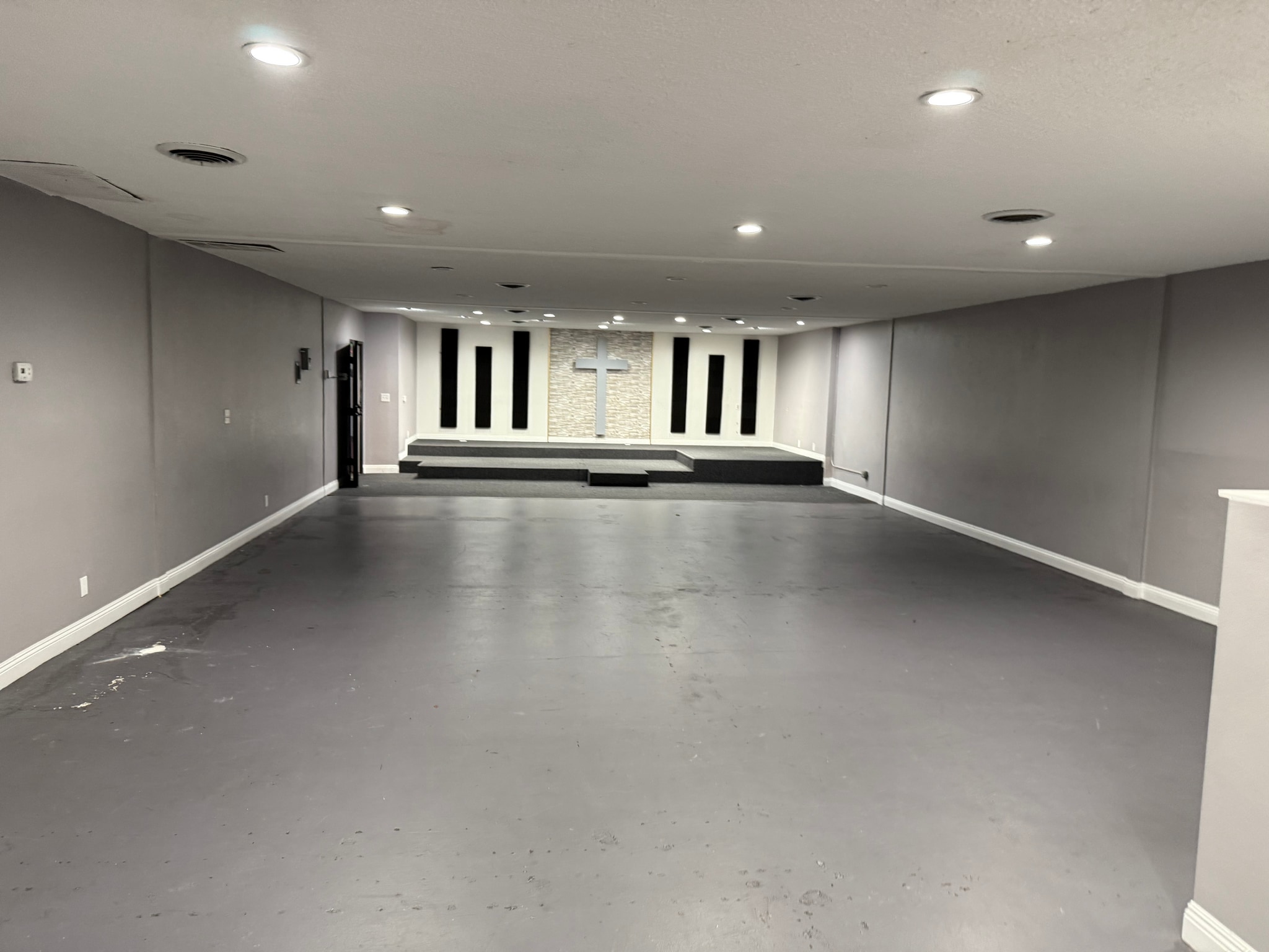 1725 Beverly Blvd, Los Angeles, CA for lease Interior Photo- Image 1 of 3