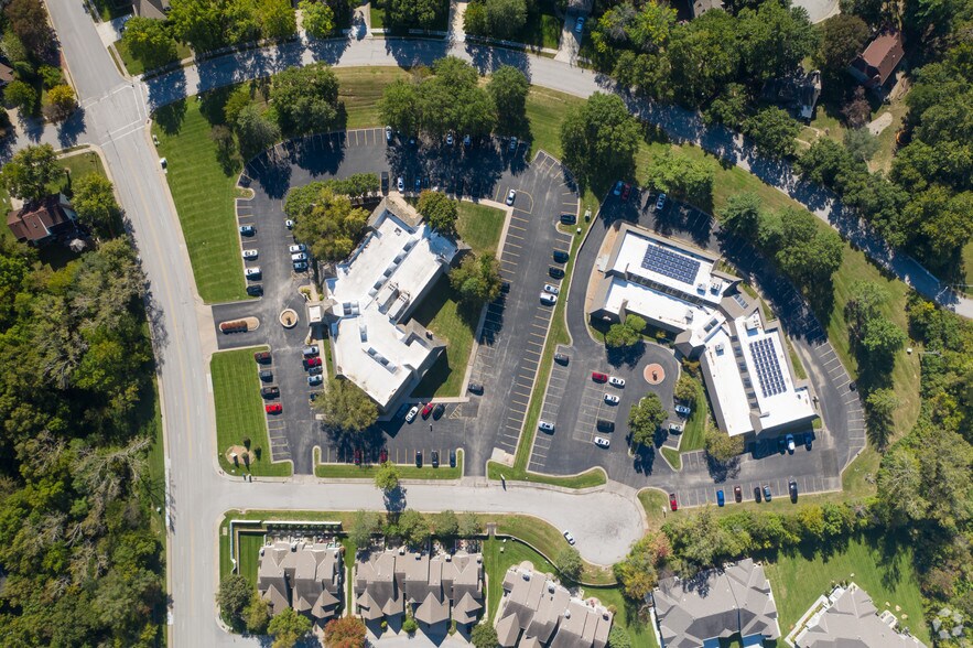 4444 N Belleview Ave, Kansas City, MO à louer - Aérien - Image 3 de 39