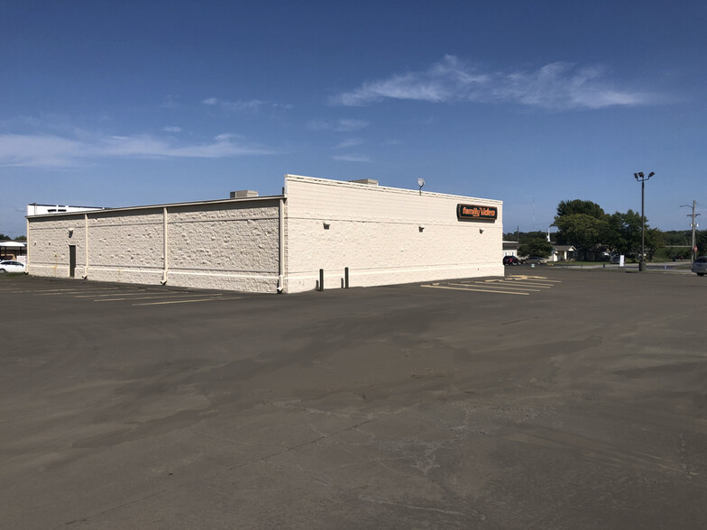 1714 S National Ave, Fort Scott, KS for lease - Building Photo - Image 2 of 4