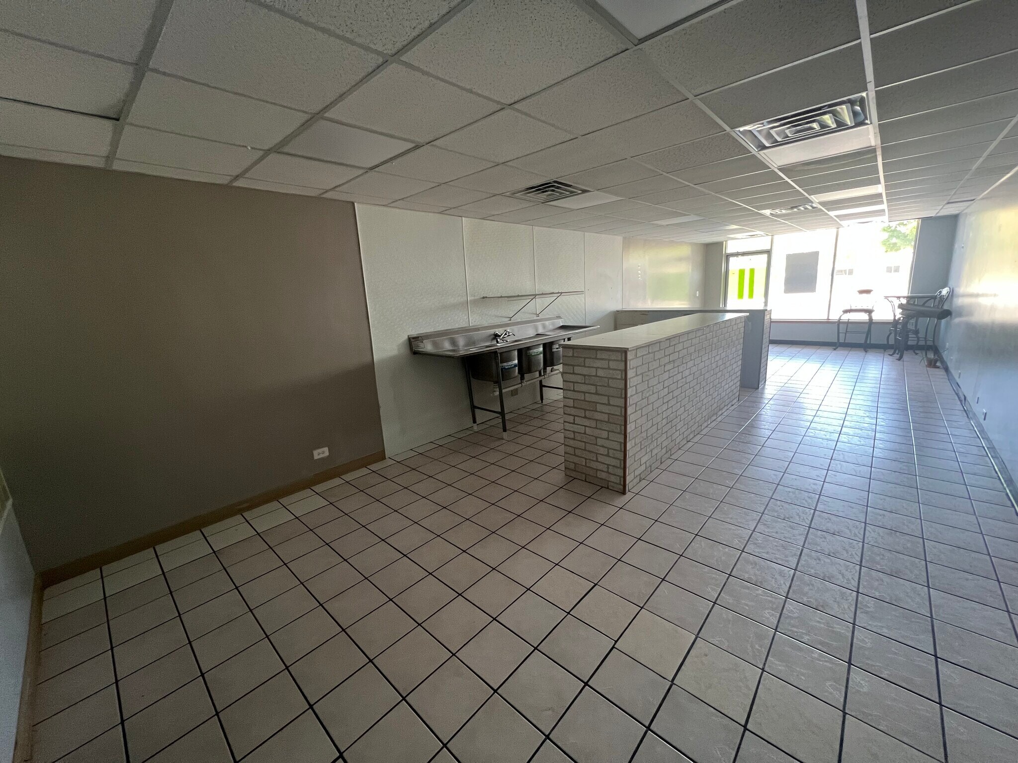 35-101 E Fullerton Ave, Addison, IL for lease Building Photo- Image 1 of 6