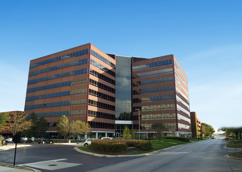 10255 W Higgins Rd, Rosemont, IL à louer - Photo du bâtiment - Image 2 de 2