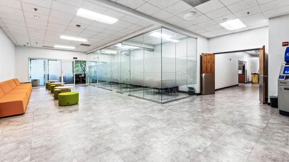 9700 NW 112th Ave, Medley, FL for lease - Interior Photo - Image 2 of 8