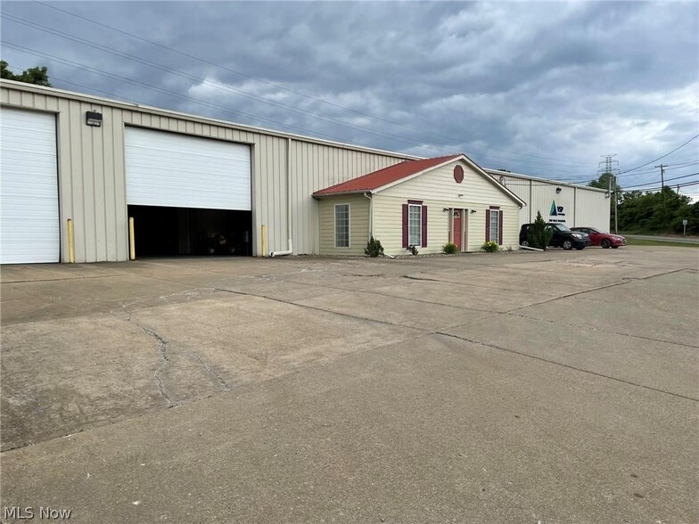 5220 Emerson Ave, Parkersburg, WV for lease - Building Photo - Image 3 of 22