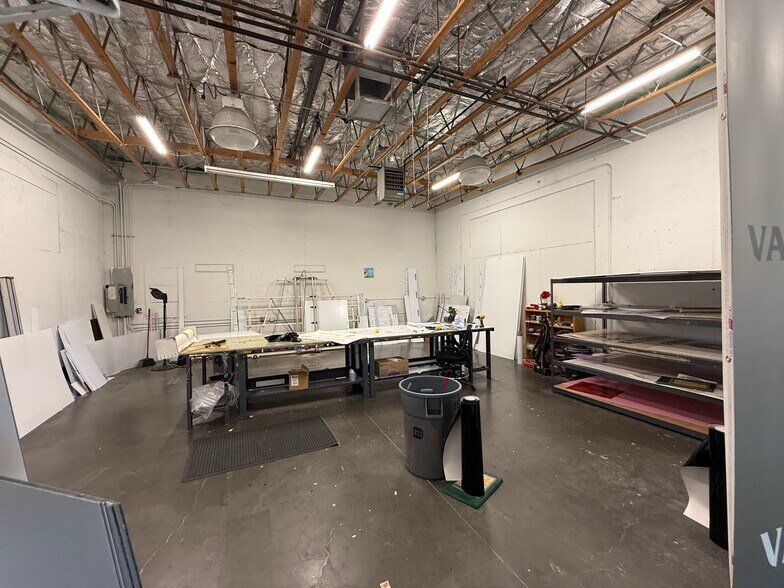 3745 & 3765 Losee - 2 Buildings portefeuille de 2 propriétés à vendre sur LoopNet.ca - Photo du bâtiment - Image 3 de 14