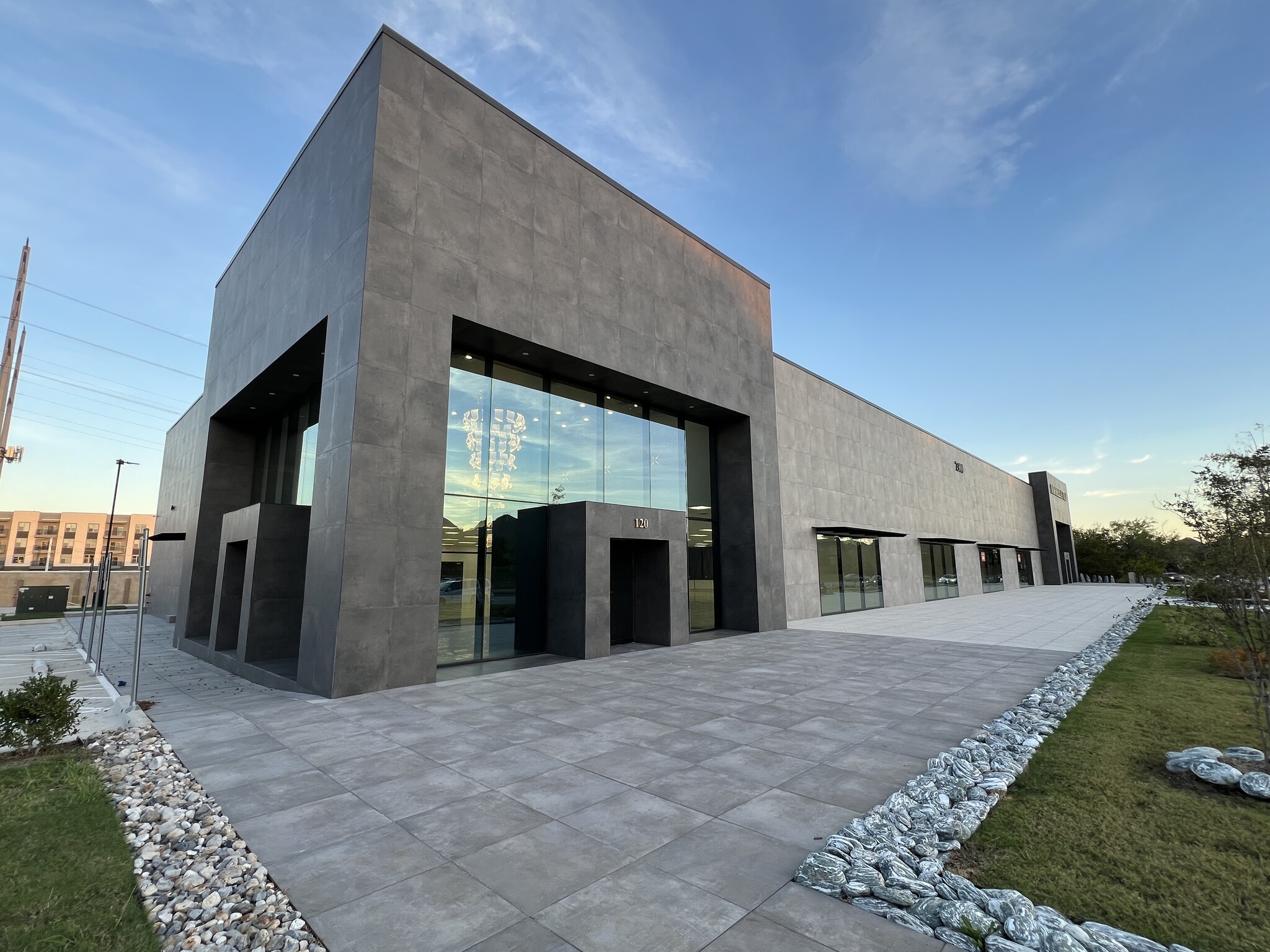 7300 Riverside Dr, Irving, TX for lease Primary Photo- Image 1 of 23