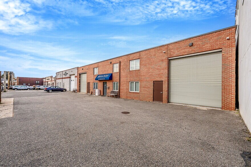 88 Windsor Ave, Mineola, NY à vendre - Photo du bâtiment - Image 3 de 26