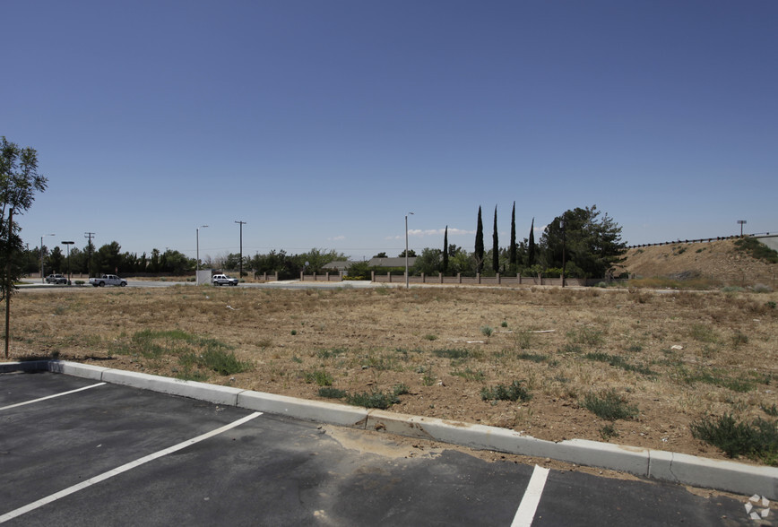 Rancho Vista Blvd, Palmdale, CA for lease - Primary Photo - Image 1 of 4