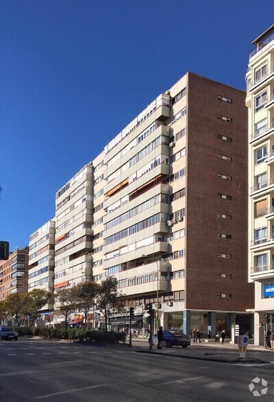 Calle de Edgar Neville, 6-8, Madrid, Madrid for lease - Building Photo - Image 3 of 7