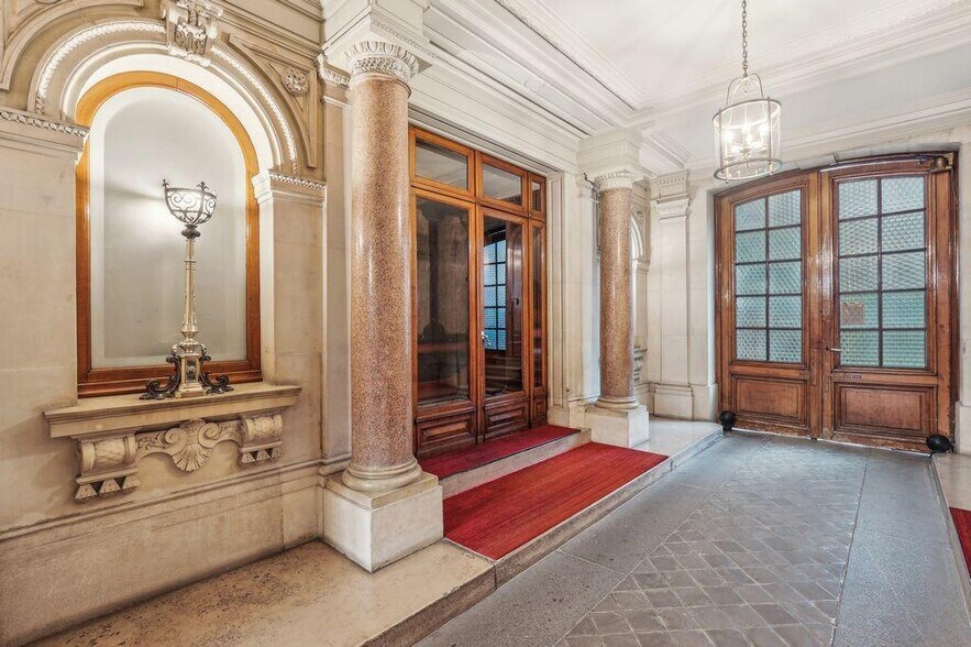 Bureau dans Paris à vendre - Hall d’entrée - Image 2 de 23