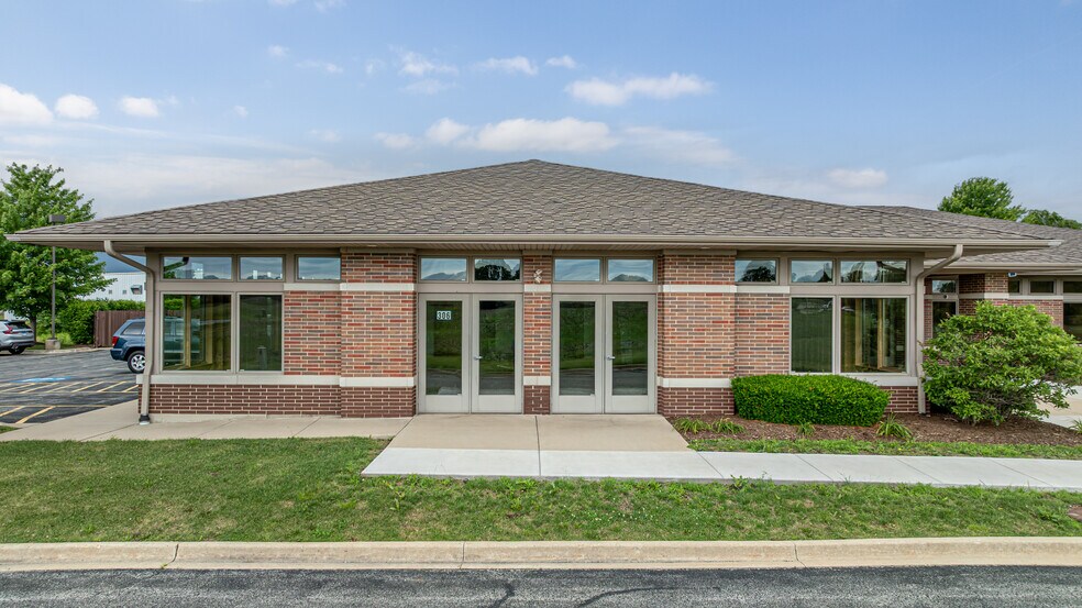 306 E Countryside Pky, Yorkville, IL à louer - Photo du bâtiment - Image 3 de 9