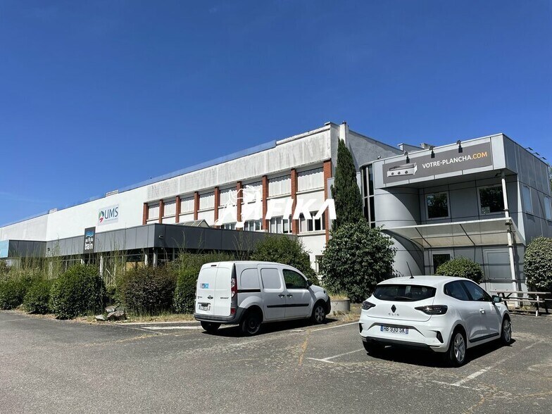 Industriel dans Lespinasse à louer - Photo du bâtiment - Image 2 de 9