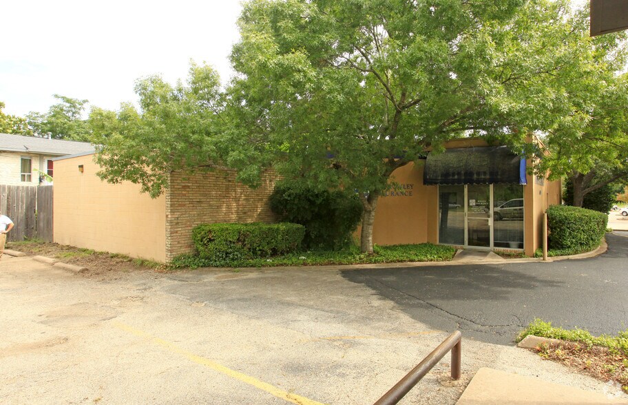 6805 Guadalupe St, Austin, TX à vendre - Photo du bâtiment - Image 2 de 2