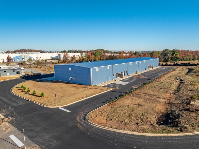 121 Osage dr, Greenville, SC for sale - Building Photo - Image 3 of 11