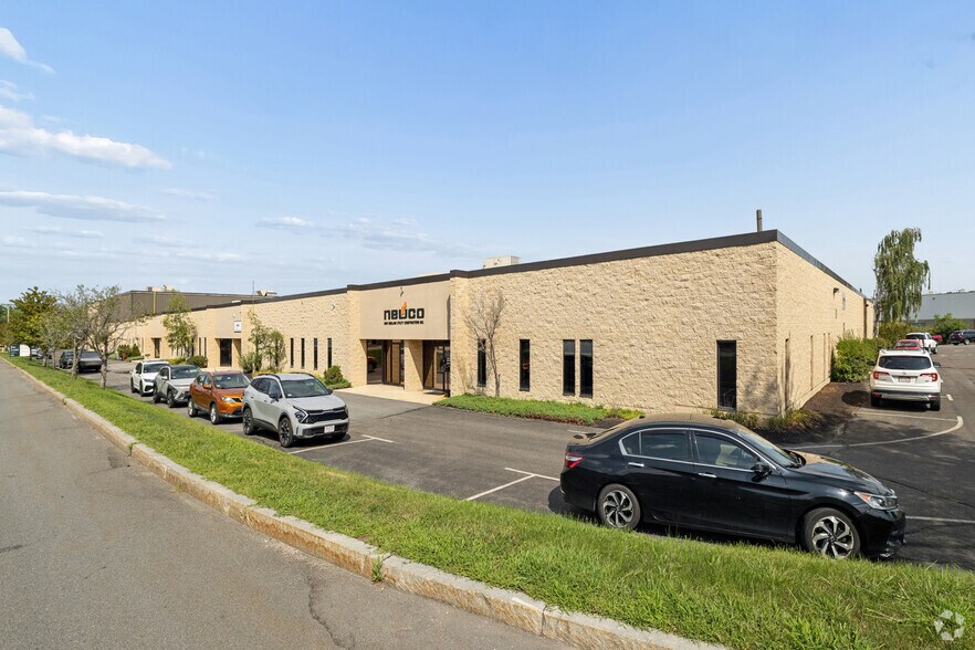 94-104 Glenn St, Lawrence, MA à louer - Photo du bâtiment - Image 1 de 8