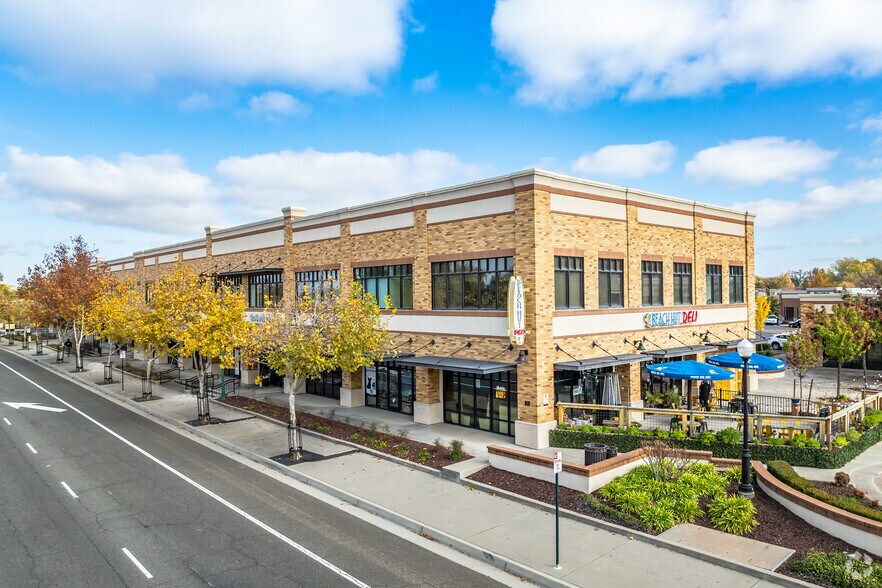 110 Gateway Dr, Lincoln, CA à louer - Photo du bâtiment - Image 2 de 5