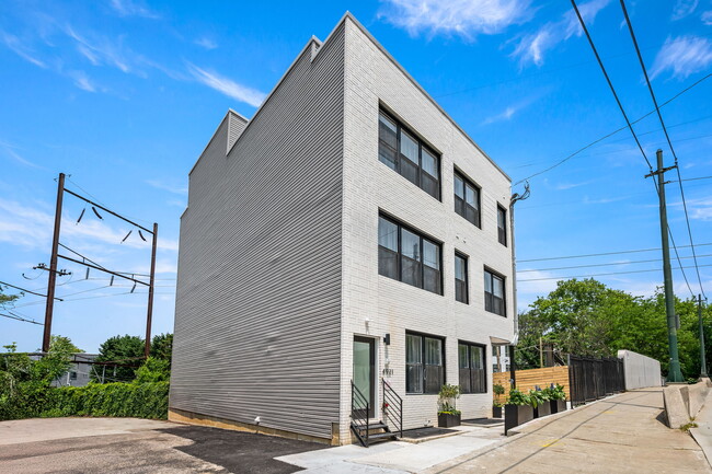 Plus de détails pour 4921 Chester Ave, Philadelphia, PA - Multi-résidentiel à vendre