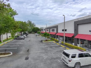 7850 NW 32nd St, Doral, FL à louer Photo intérieure- Image 1 de 1