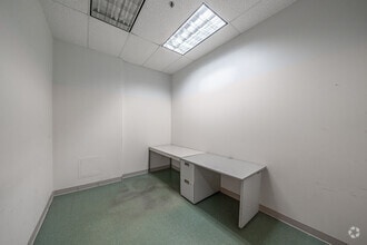 8741 S Greenwood Ave, Chicago, IL for lease Interior Photo- Image 2 of 2