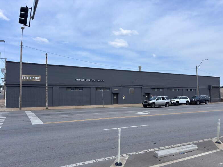 2800-2812 E Truman Rd, Kansas City, MO à louer - Photo du bâtiment - Image 2 de 7