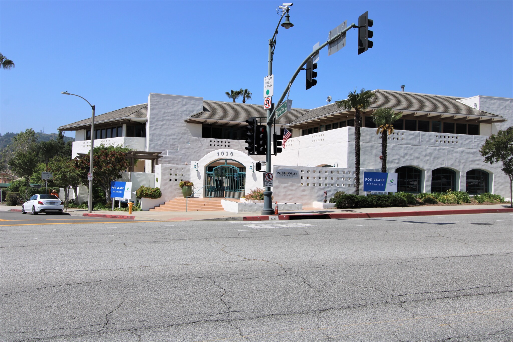 1030 Foothill Blvd, La Canada Flintridge, CA for lease Building Photo- Image 1 of 7