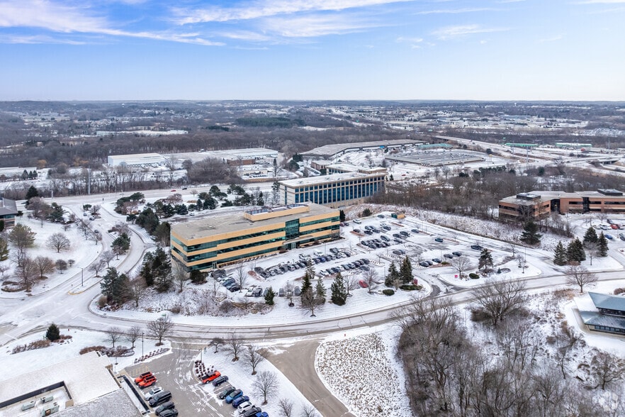 Ridgeview Parkway Offices portfolio of 2 properties for sale on LoopNet.ca - Aerial - Image 3 of 17