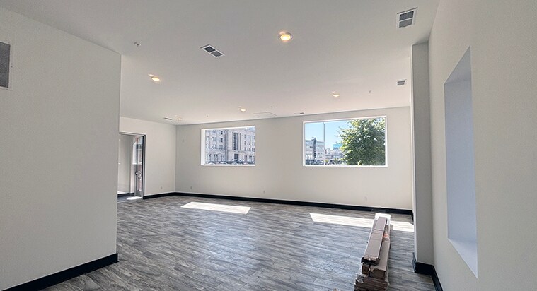 114-118 W Brambleton, Norfolk, VA à louer - Photo du bâtiment - Image 2 de 6