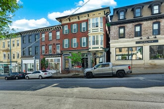 27 S Main St, Phoenixville, PA à louer Photo intérieure- Image 2 de 37
