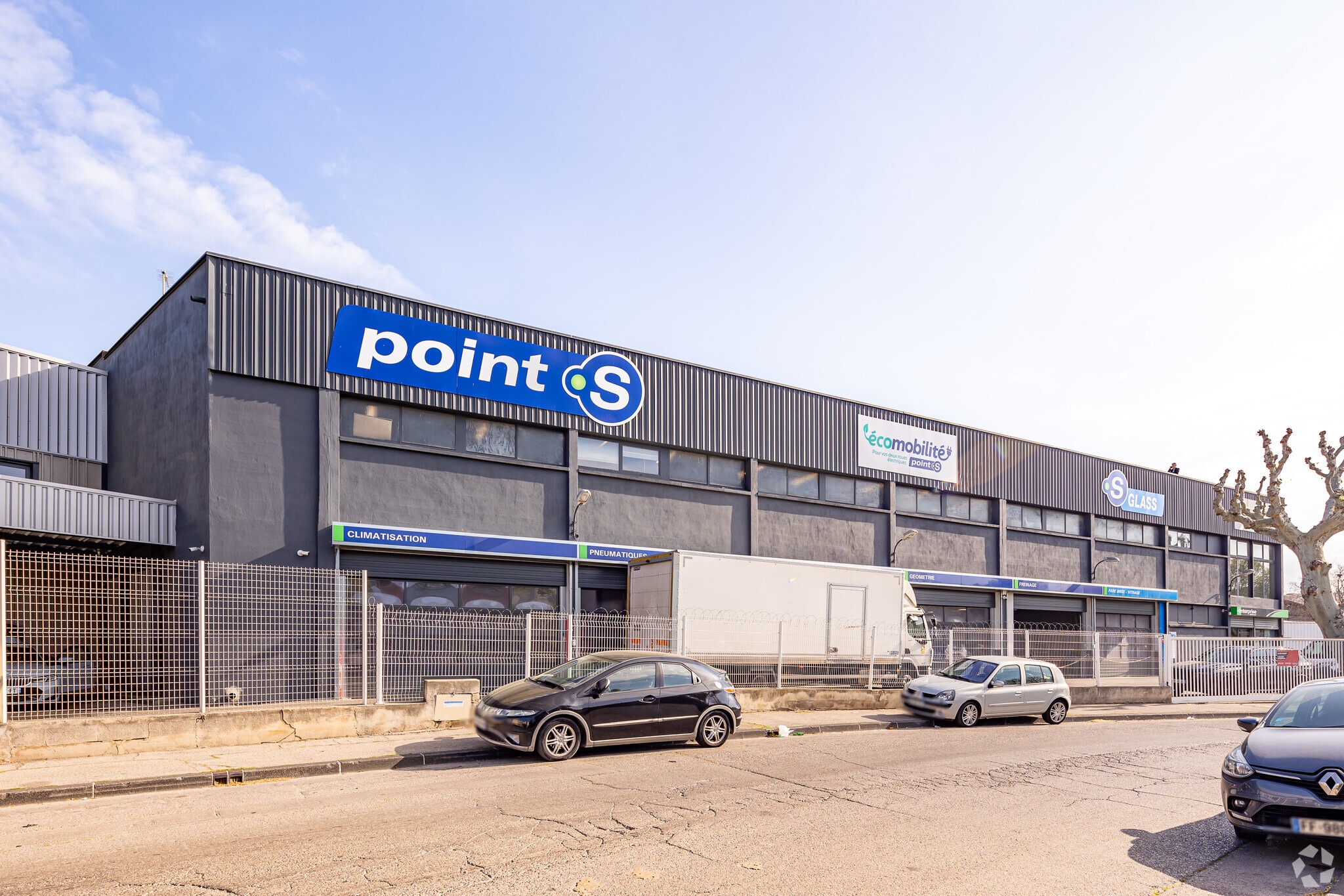 Flex in Marseille for lease Building Photo- Image 1 of 5