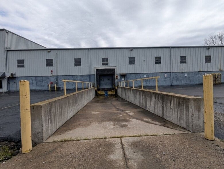 551 Jay St, Coldwater, MI for lease - Building Photo - Image 2 of 9