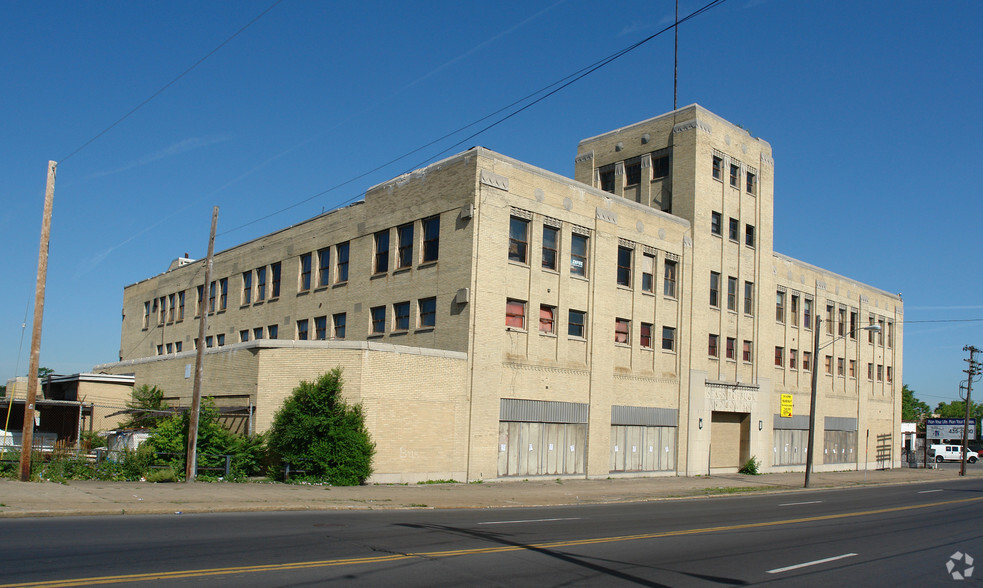 1300 S Salina St, Syracuse, NY for sale - Primary Photo - Image 1 of 5