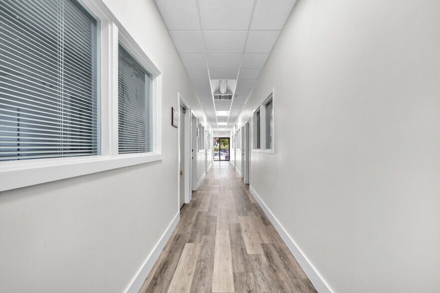1700 N Dixie Hwy, Boca Raton, FL à louer - Photo intérieure - Image 1 de 23