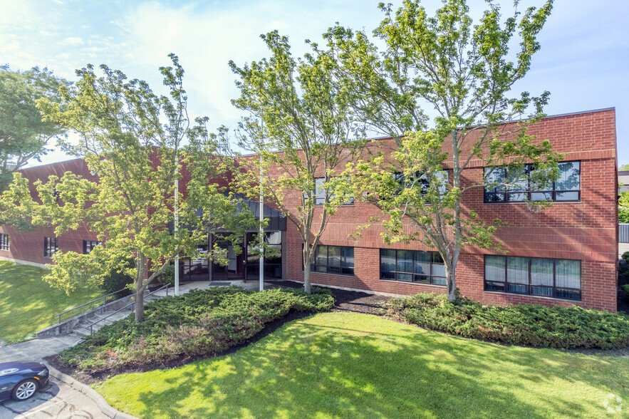 300 High Point Ave, Portsmouth, RI for lease - Primary Photo - Image 1 of 8