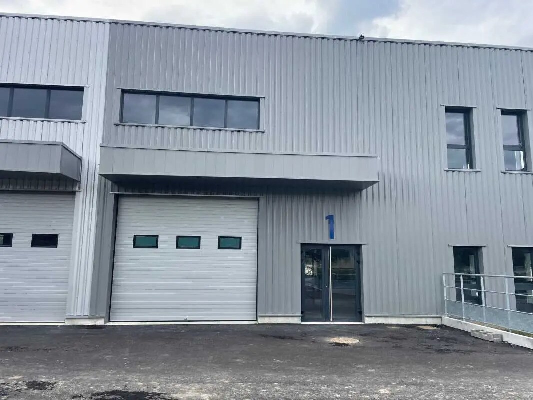 Flex dans Bourgoin-Jallieu à louer Photo du bâtiment- Image 1 de 14