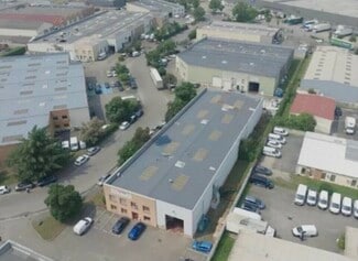 Plus de détails pour Local d'activités à louer