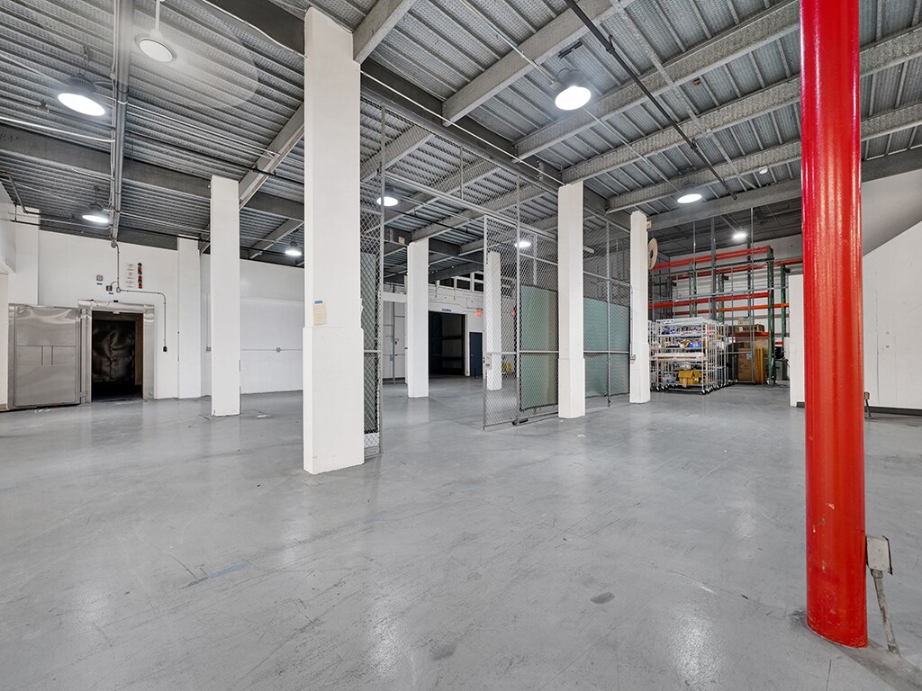 3501 W Garry Ave, Santa Ana, CA à louer Photo du bâtiment- Image 1 de 44