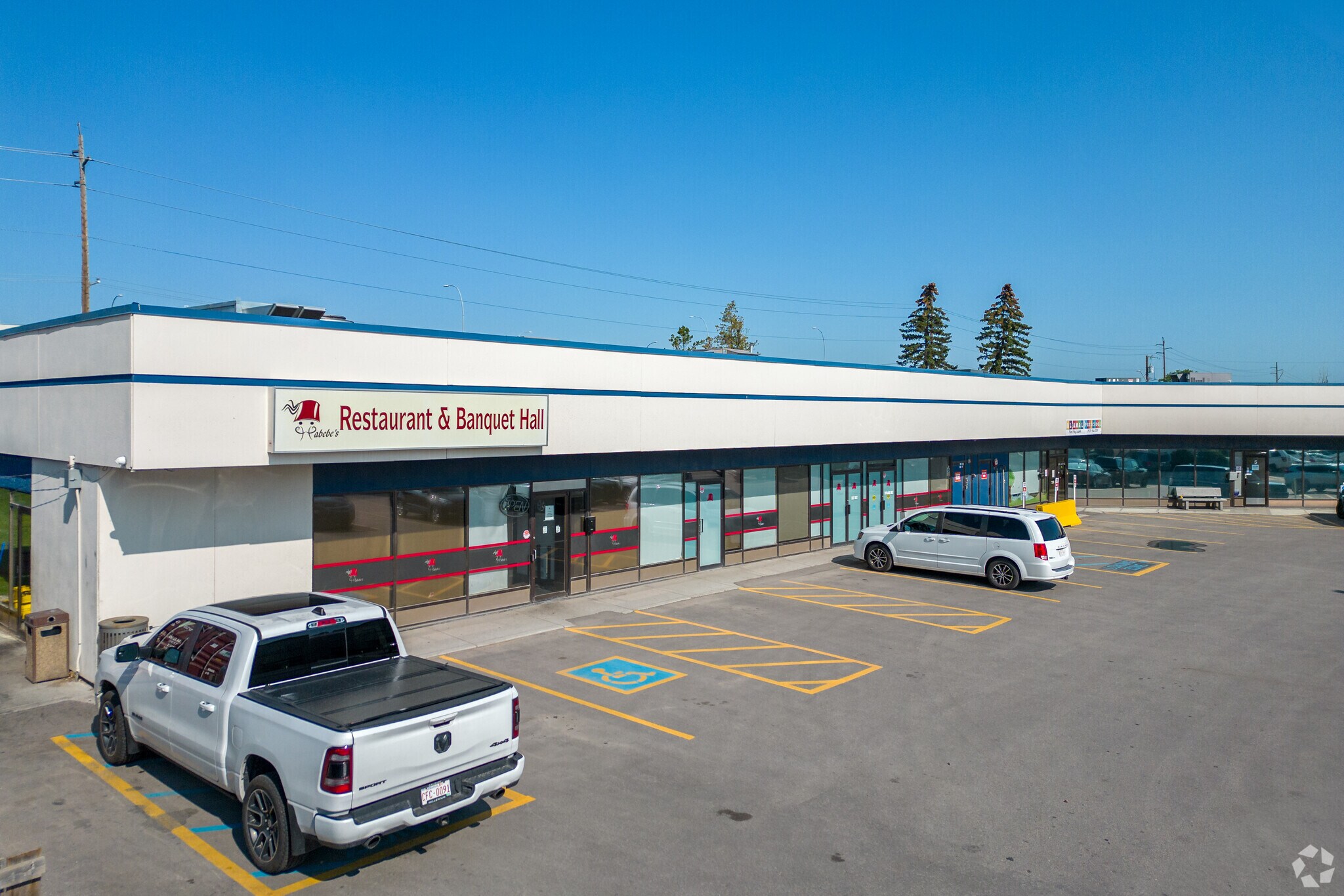 2611 37th Ave NE, Calgary, AB for sale Primary Photo- Image 1 of 1