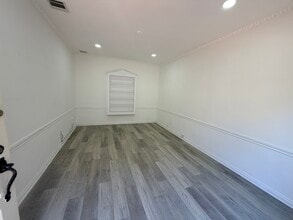 9528-9546 Brighton Way, Beverly Hills, CA à louer Photo intérieure- Image 1 de 4