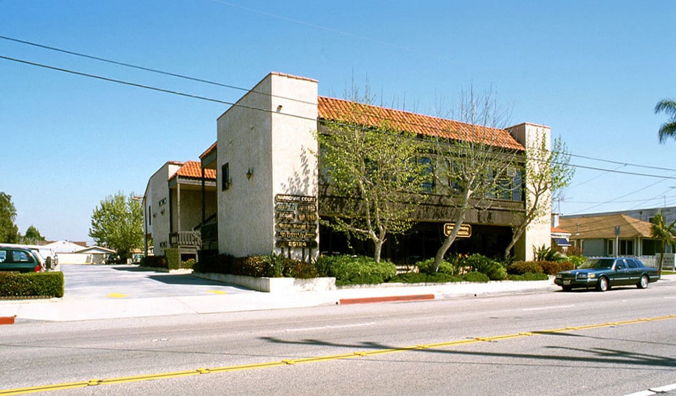 25124 Narbonne Ave, Lomita, CA for lease - Primary Photo - Image 1 of 15