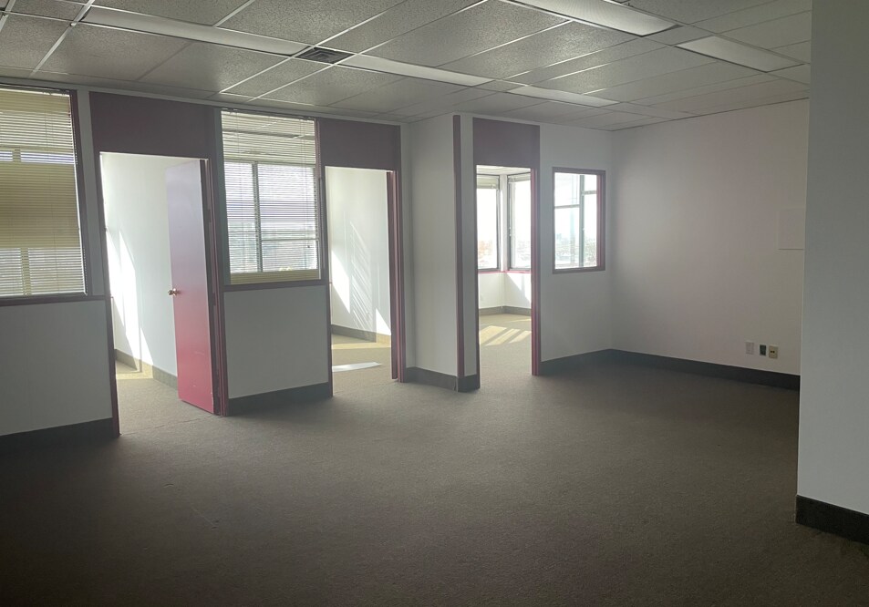 1315 Finch Ave W, Toronto, ON for lease Interior Photo- Image 1 of 4