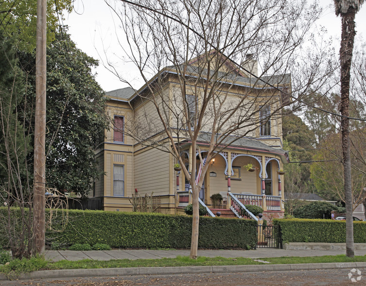 1406 Calistoga Ave, Napa, CA à vendre - Photo du bâtiment - Image 3 de 10