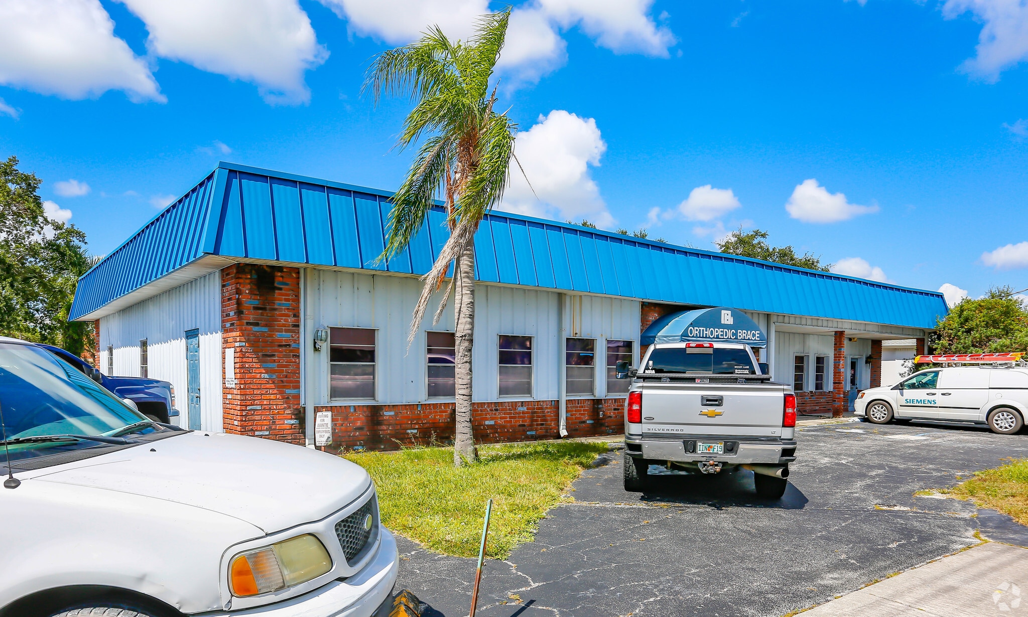 1326 Oak St, Melbourne, FL for sale Primary Photo- Image 1 of 10