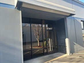 5720 Roseville Rd, Sacramento, CA for lease Building Photo- Image 2 of 13