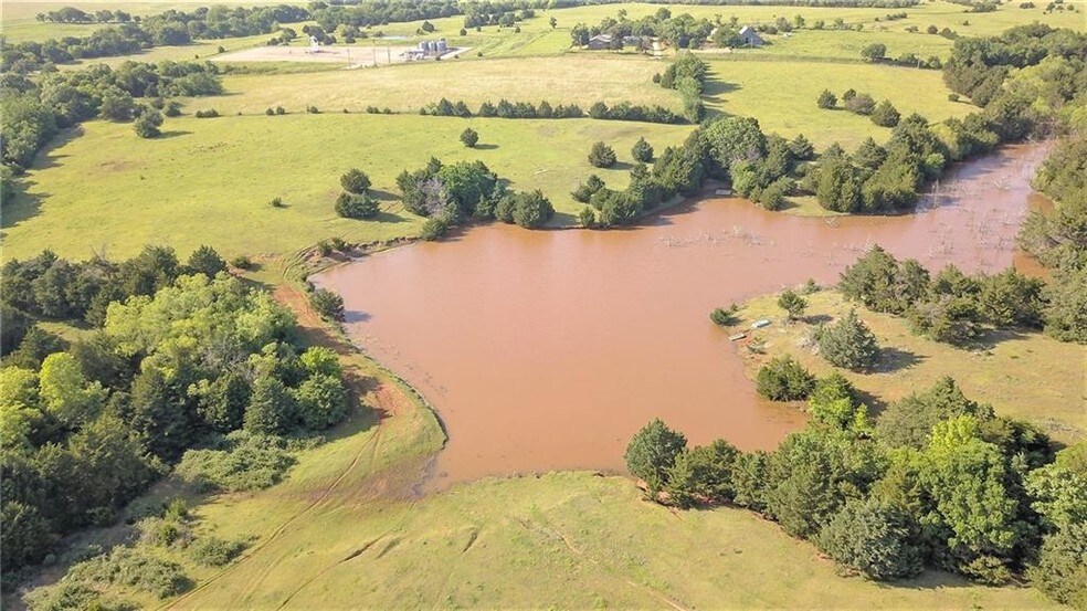 7676 W County Road 66, Mulhall, OK à vendre - Photo du bâtiment - Image 1 de 1