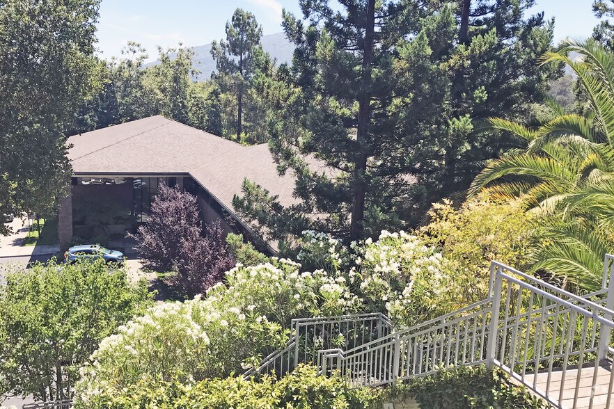 718 University Ave, Los Gatos, CA à louer - Photo du bâtiment - Image 2 de 13