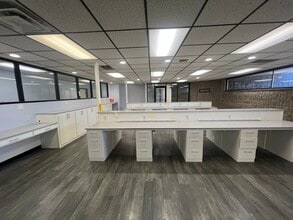 4900 N Lincoln Blvd, Oklahoma City, OK for lease Interior Photo- Image 2 of 10