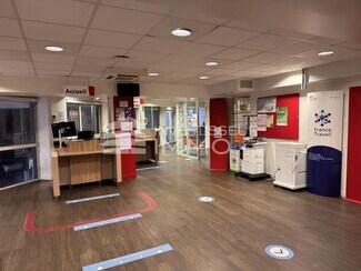 Plus de détails pour Multi-résidentiel à vendre