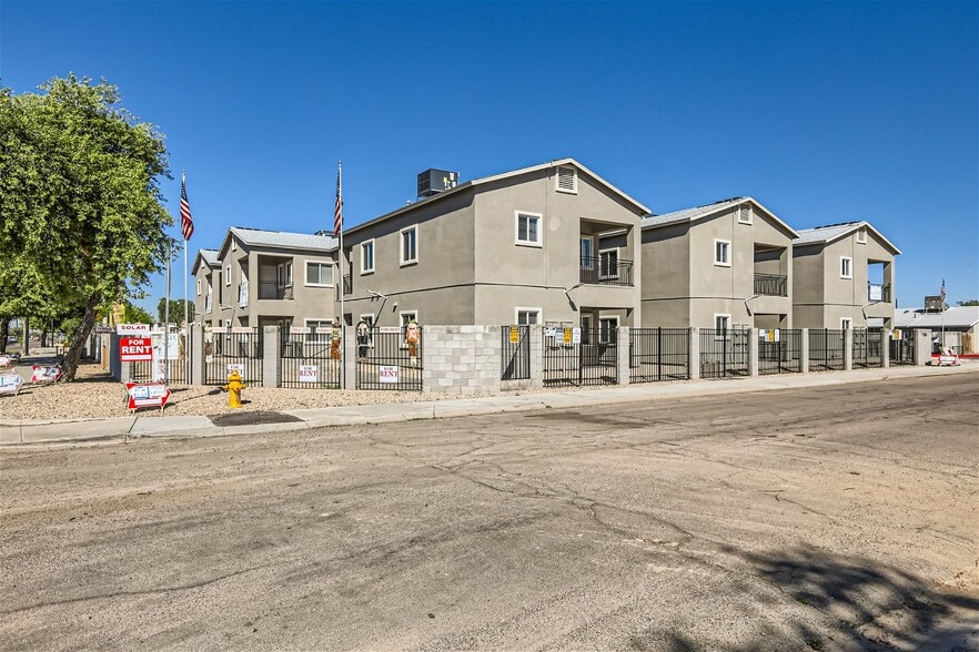 7010 N 80th Ave, Glendale, AZ for sale - Building Photo - Image 1 of 10