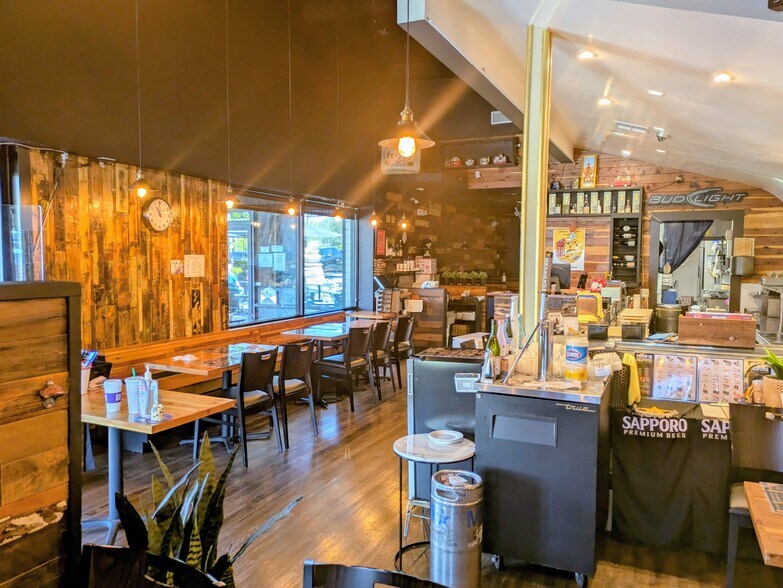 23331-23391 Mulholland Dr, Woodland Hills, CA à louer - Photo du bâtiment - Image 3 de 17